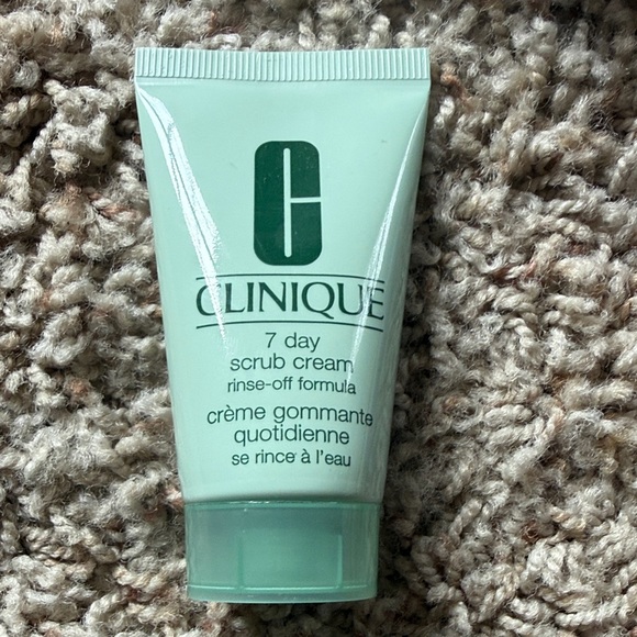 Clinique Makeup Collection - Purple, Green, Pink - Picture 2 of 16